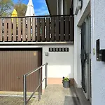 Zum Lahnfelsen 住宿加早餐酒店 3*