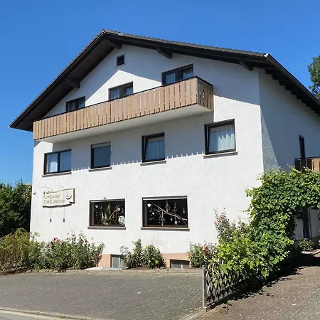 Zum Lahnfelsen Bed & Breakfast Gräveneck