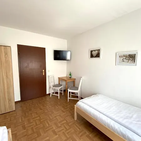 فندق مبيت وإفطار Zum Lahnfelsen 3*