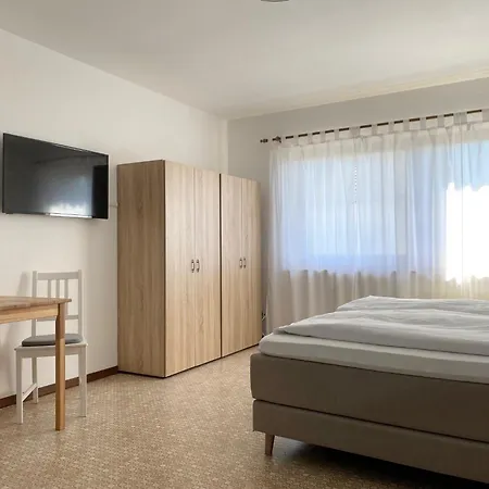 Zum Lahnfelsen 3* Gräveneck