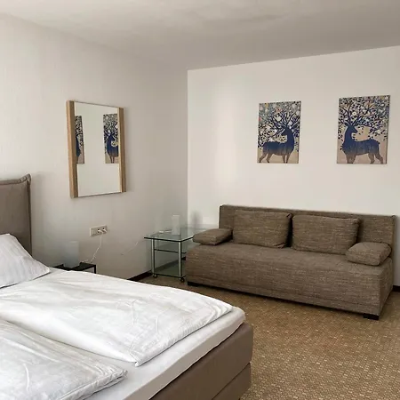 Zum Lahnfelsen 3* Gräveneck