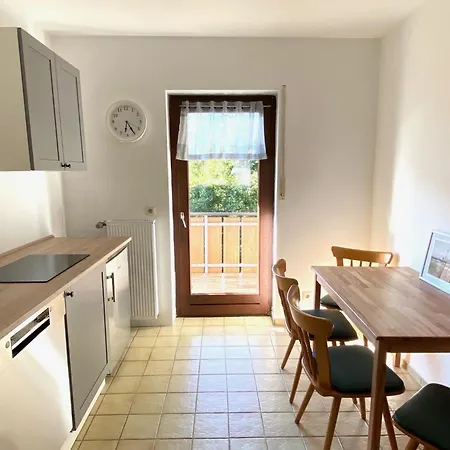 Zum Lahnfelsen 3* Gräveneck