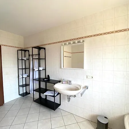 فندق مبيت وإفطار Zum Lahnfelsen