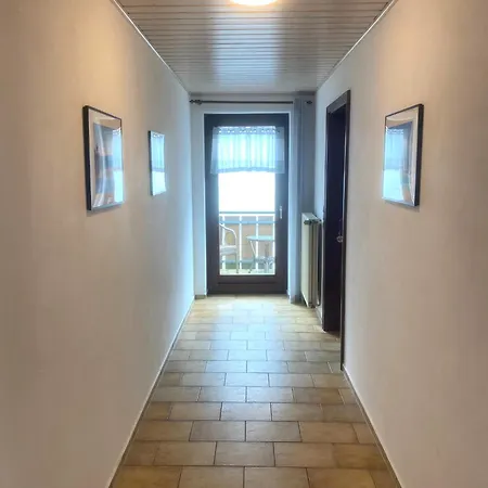 Zum Lahnfelsen فندق مبيت وإفطار 3*